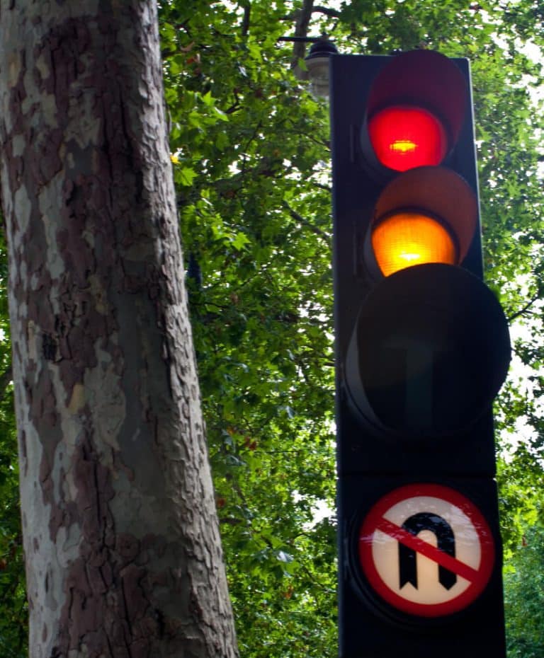 מה עושים כשהרמזורים לא עובדים?